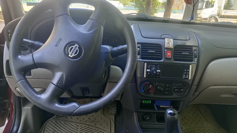 Nissan Almera, снимка 7 - Автомобили и джипове - 52931867