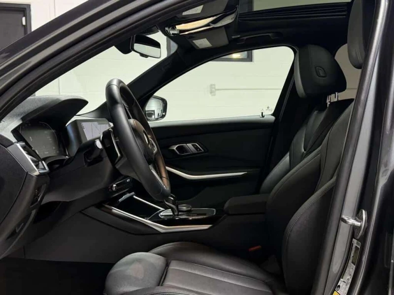 BMW 330 * 330i xDrive NAVI| SUNROOF| BACKUP * CARFAX * ЦЕН, снимка 6 - Автомобили и джипове - 53512671