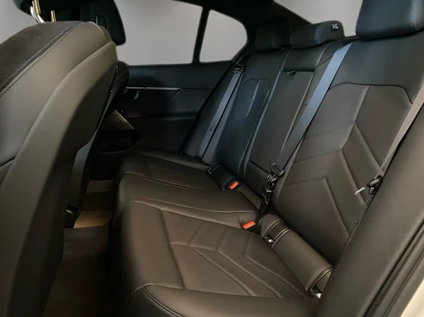 BMW 520 i = M-Sport = Гаранция - изображение 6