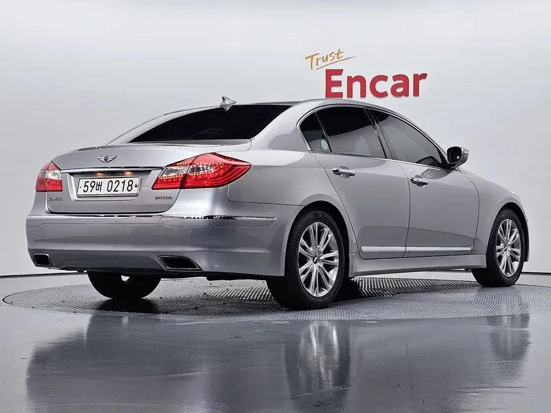 Hyundai Genesis 3.3, снимка 2 - Автомобили и джипове - 54618178