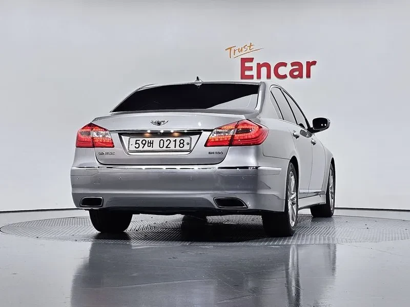 Hyundai Genesis 3.3, снимка 4 - Автомобили и джипове - 54618178