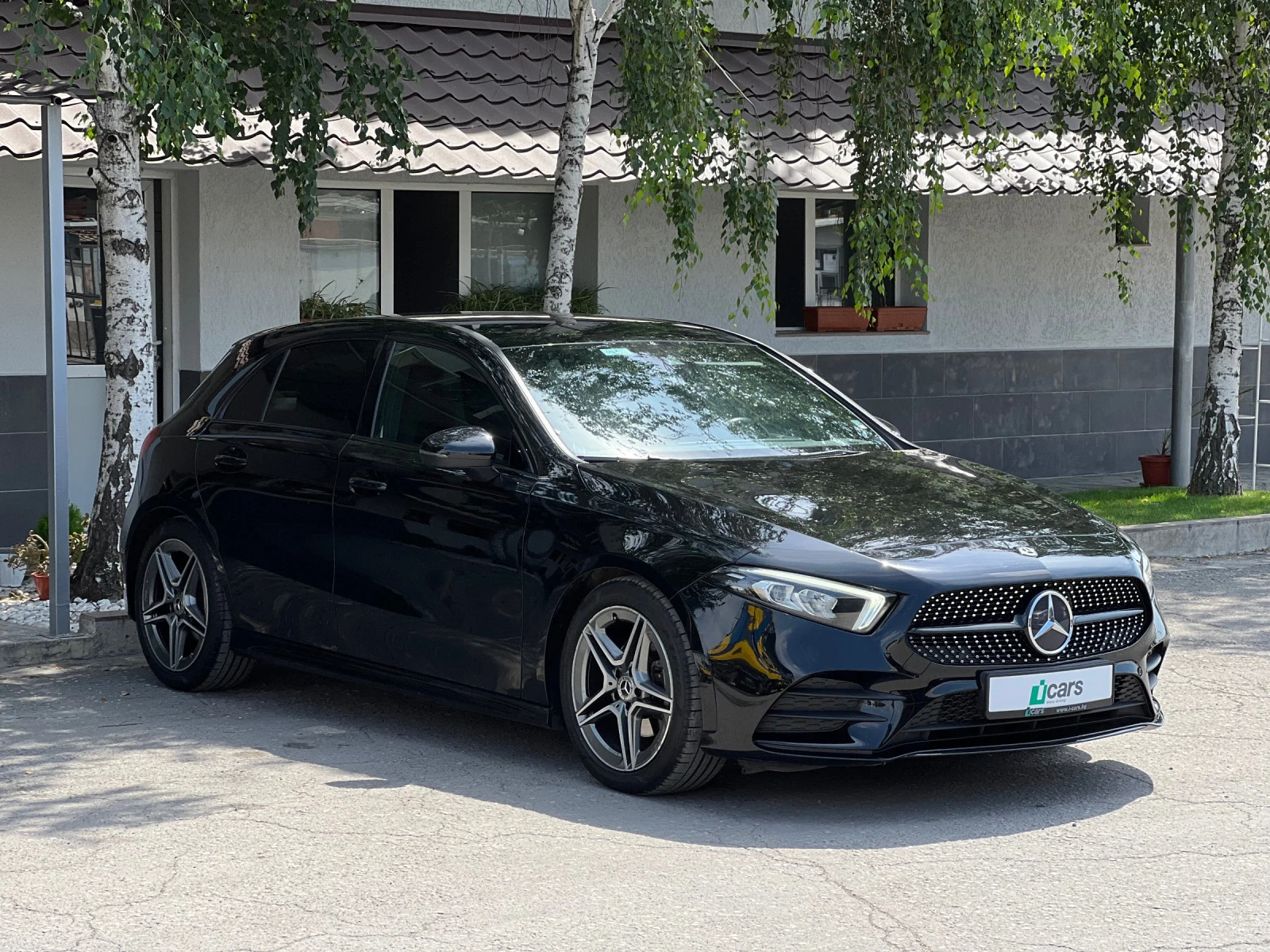 Mercedes-Benz A 180 d AMG Line - изображение 3