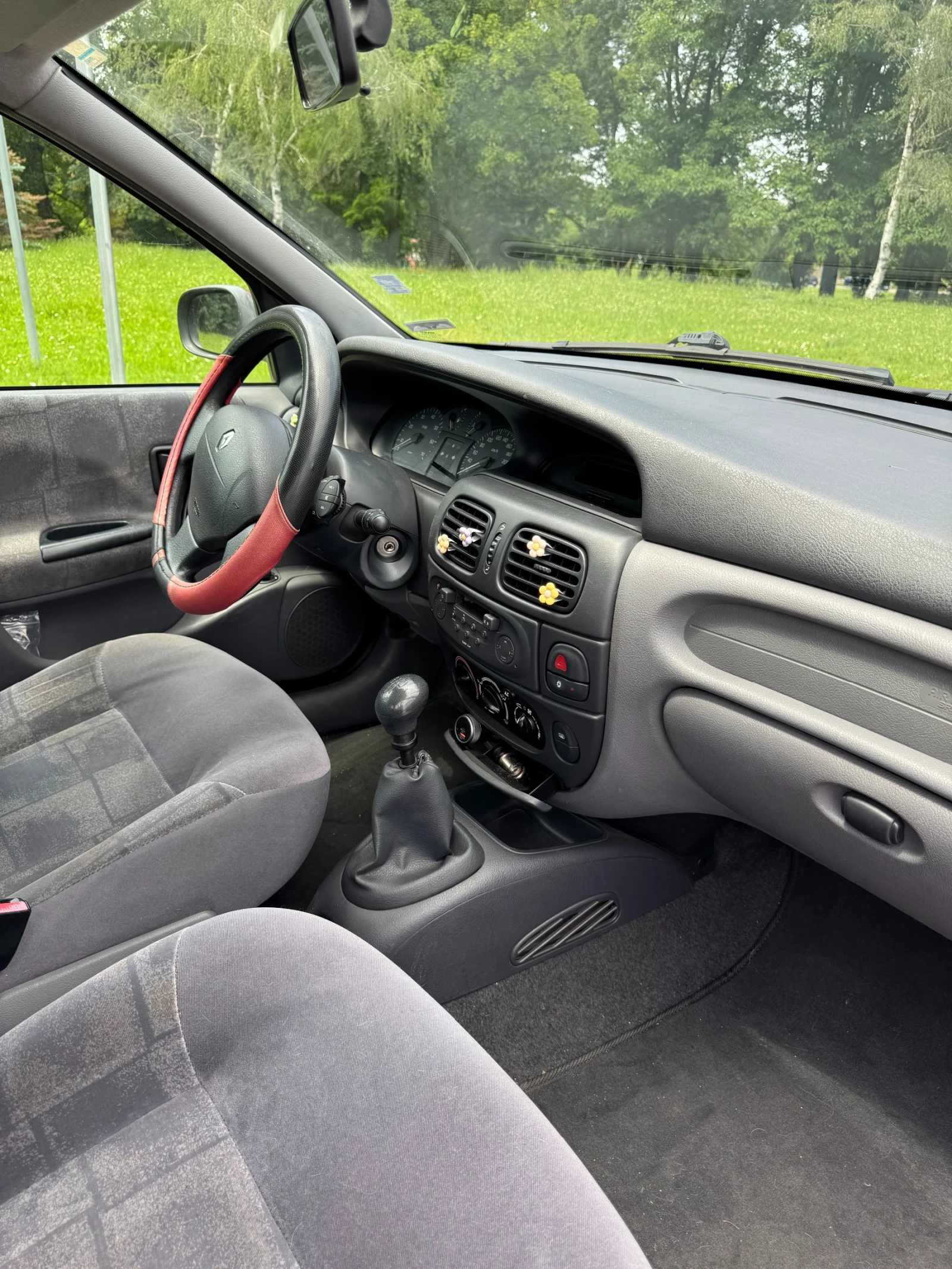 Renault Megane 1.4 i 16V (95 Hp) - изображение 6
