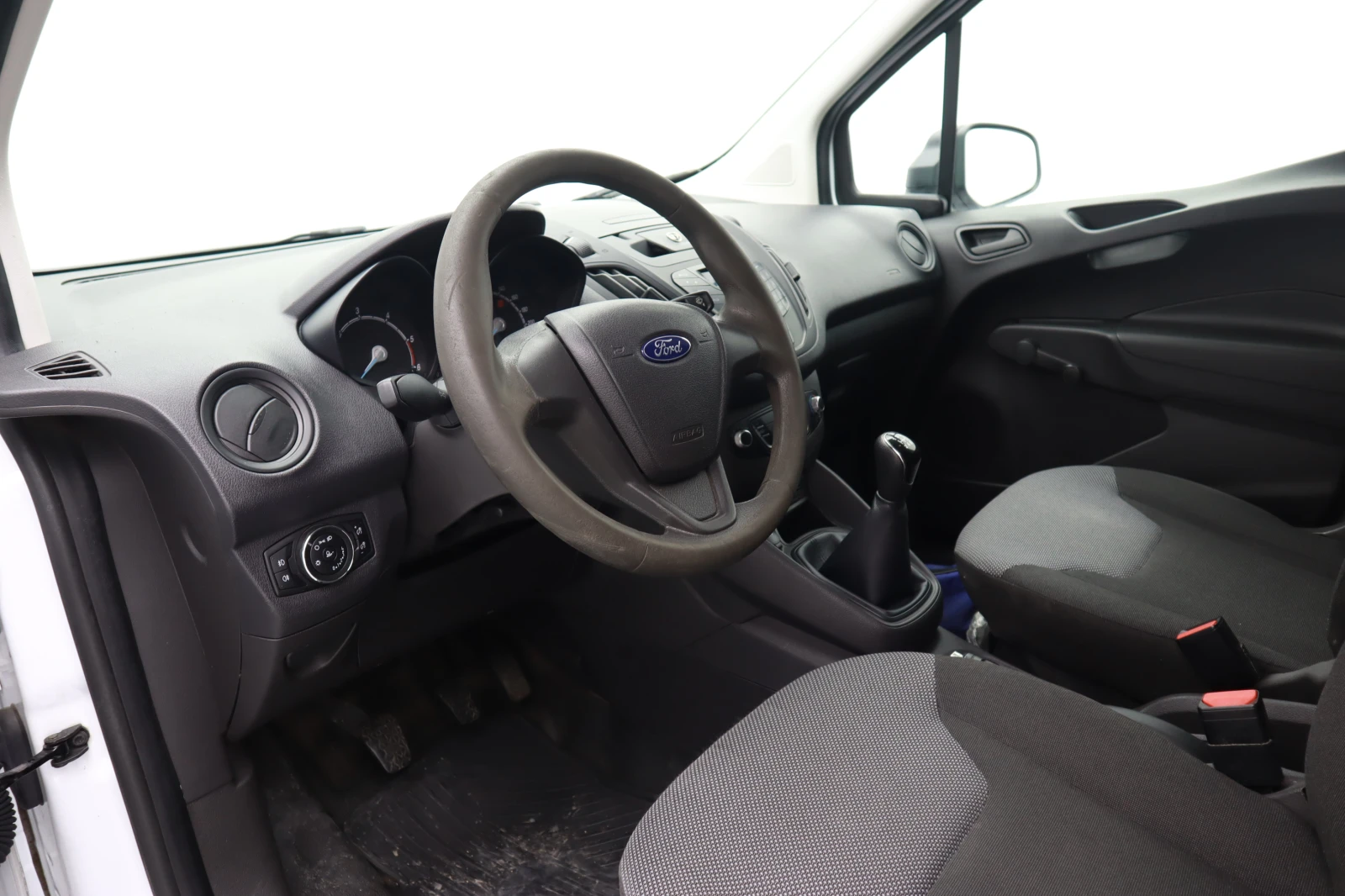 Ford Courier 1.5 - изображение 9