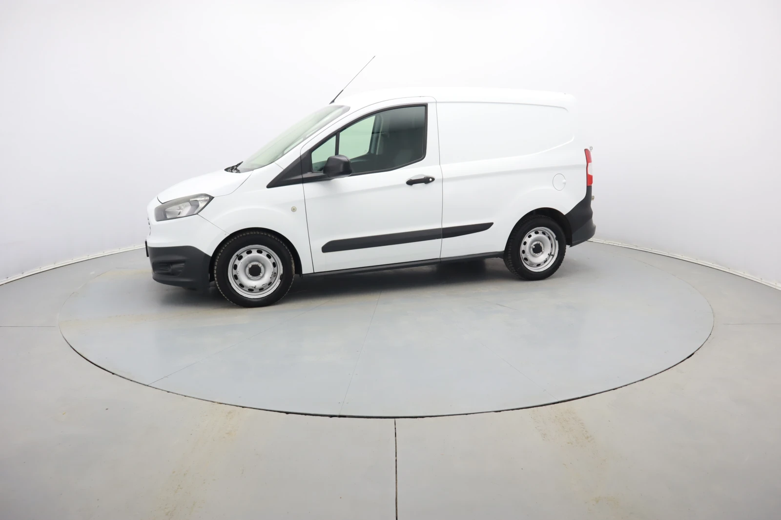 Ford Courier 1.5 - изображение 3