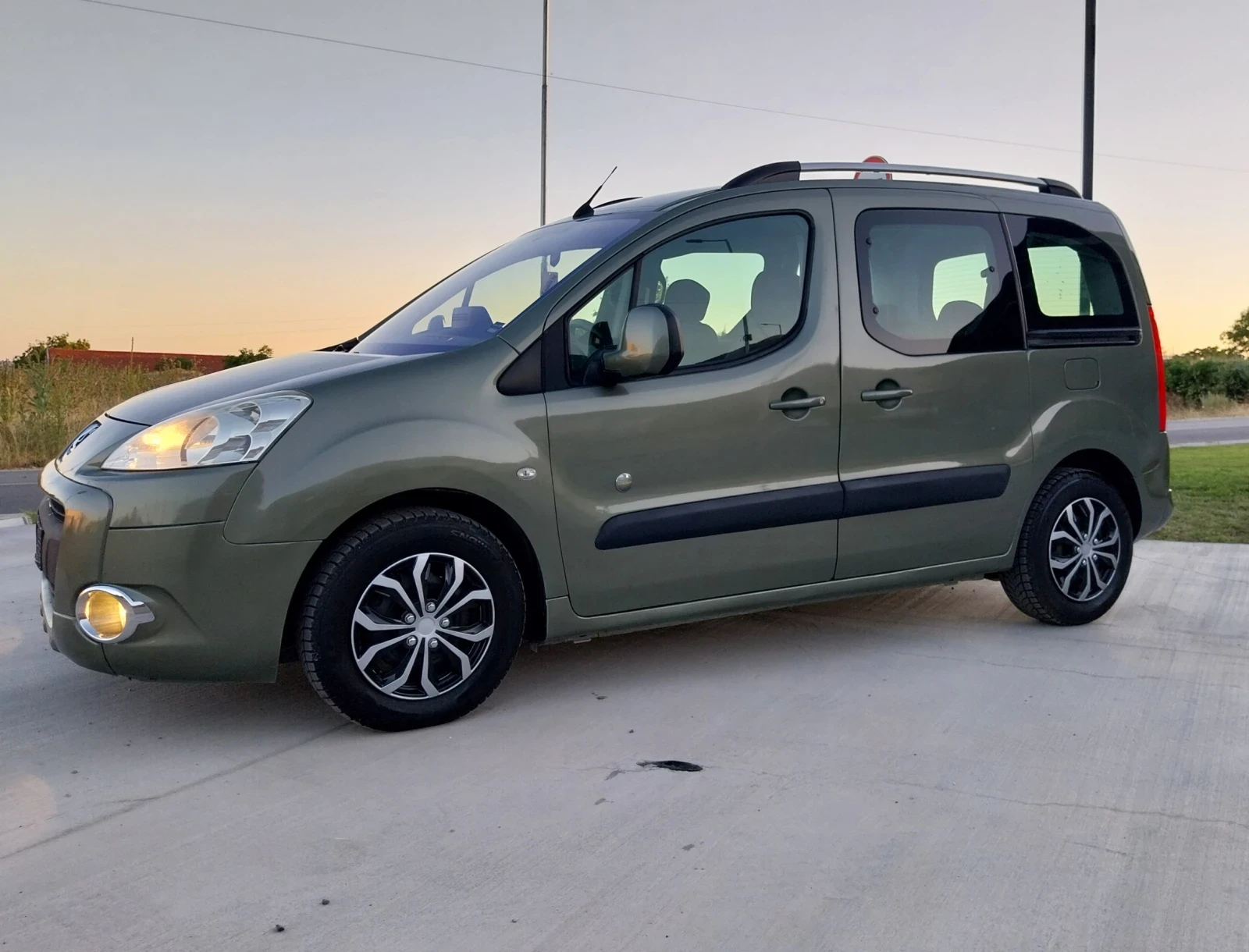 Peugeot Partner 1.6 HDI //НАВИГАЦИЯ//Tepee-LINE/110кс !!! - изображение 2