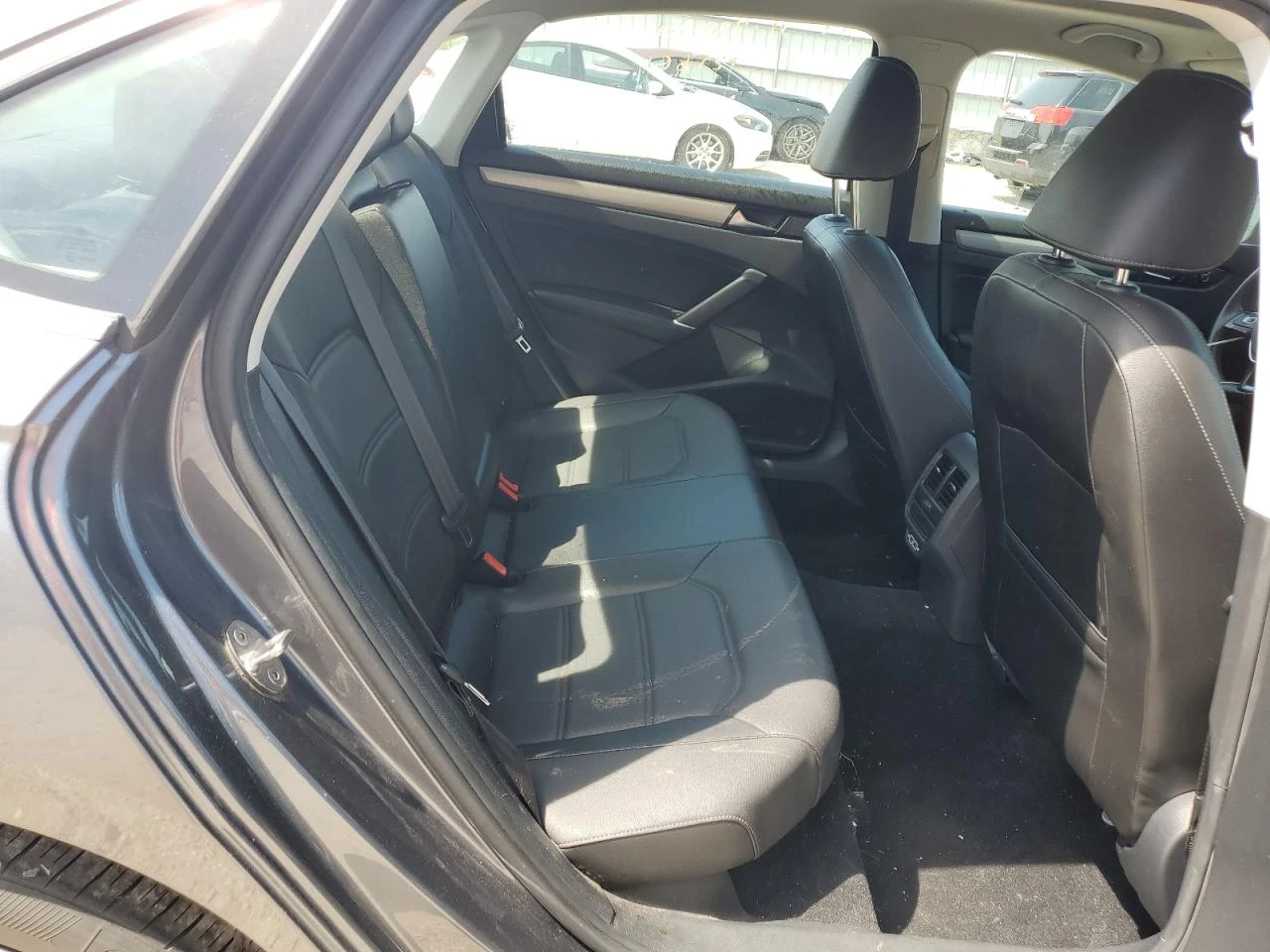 VW Passat 2.0T SE  - изображение 10