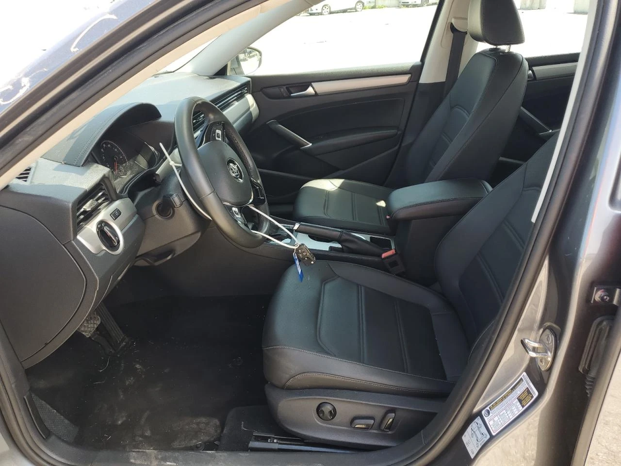 VW Passat 2.0T SE  - изображение 7