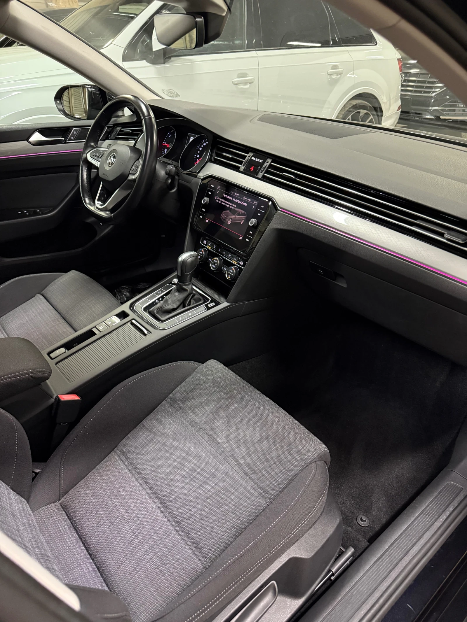 VW Passat 2.0TDI/Distronic/Camera/Massage/Panorama | Mobile.bg   15