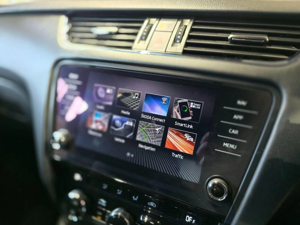 Skoda Octavia 2.0 TSI DSG-��������� 190�.�. �UV �������� ������ | Mobile.bg � ����������� 12