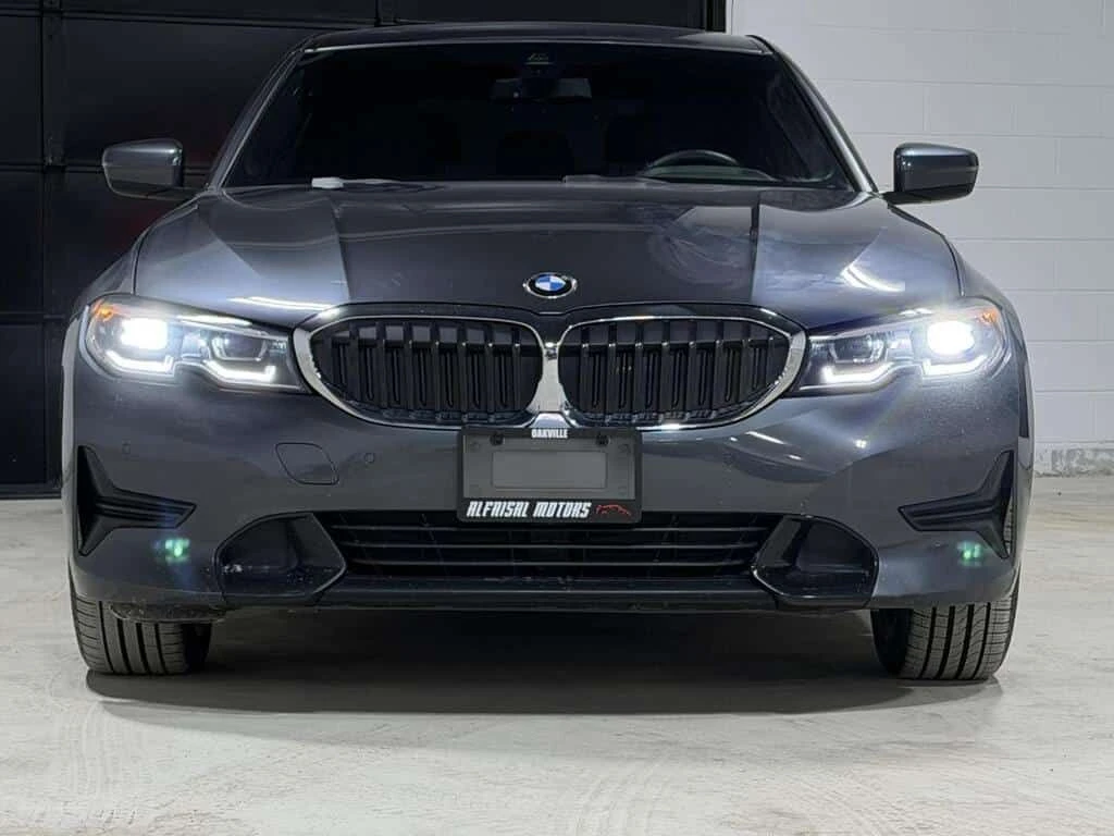 BMW 330 * 330i xDrive NAVI| SUNROOF| BACKUP * CARFAX * ЦЕН - изображение 2