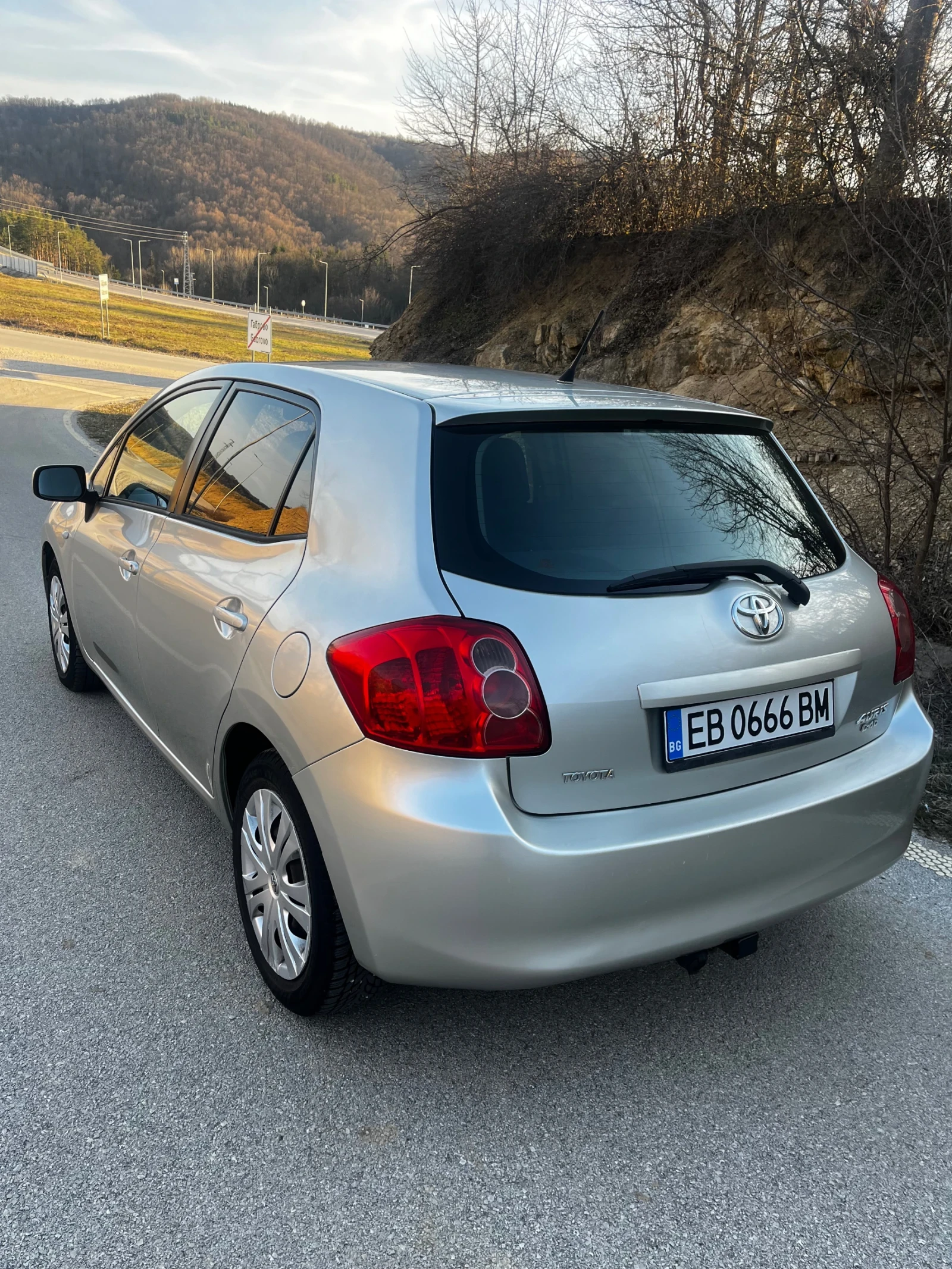 Toyota Auris 2.0d-4d 126к.с., снимка 4 - Автомобили и джипове - 53835716