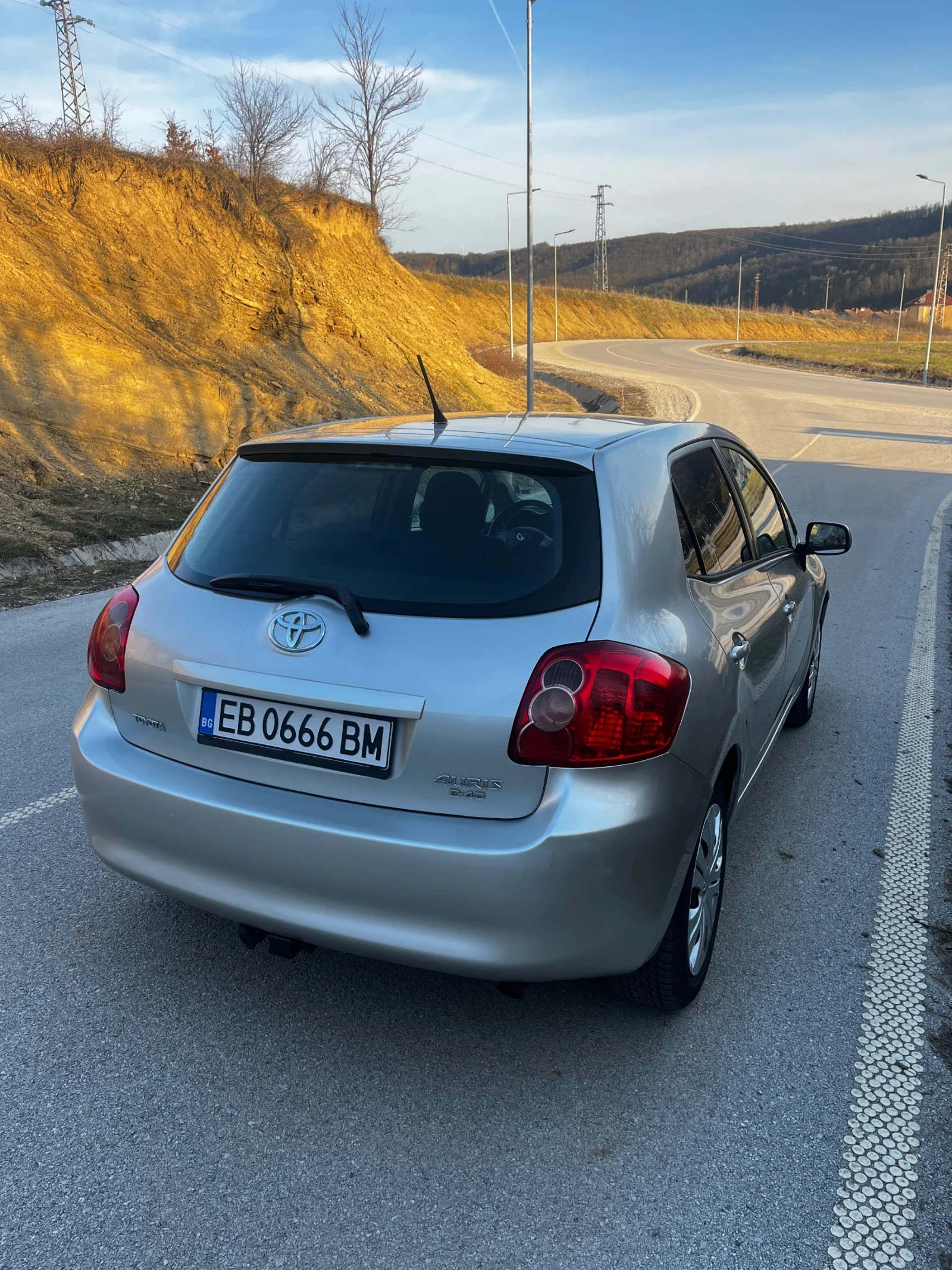 Toyota Auris 2.0d-4d 126к.с., снимка 3 - Автомобили и джипове - 53835716