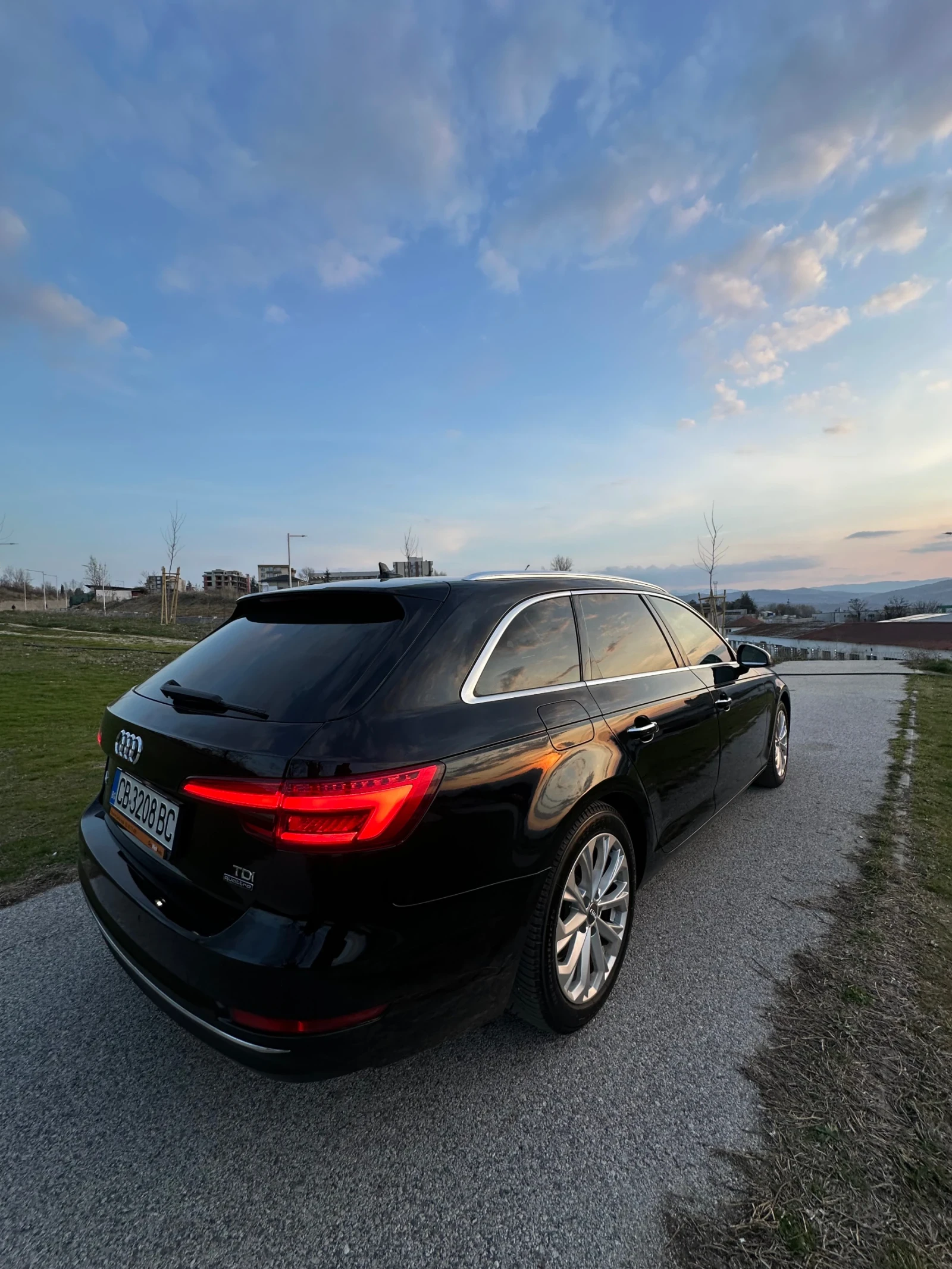 Audi A4 2.0 TDI AVANT QUATTRO, снимка 6 - Автомобили и джипове - 53875793