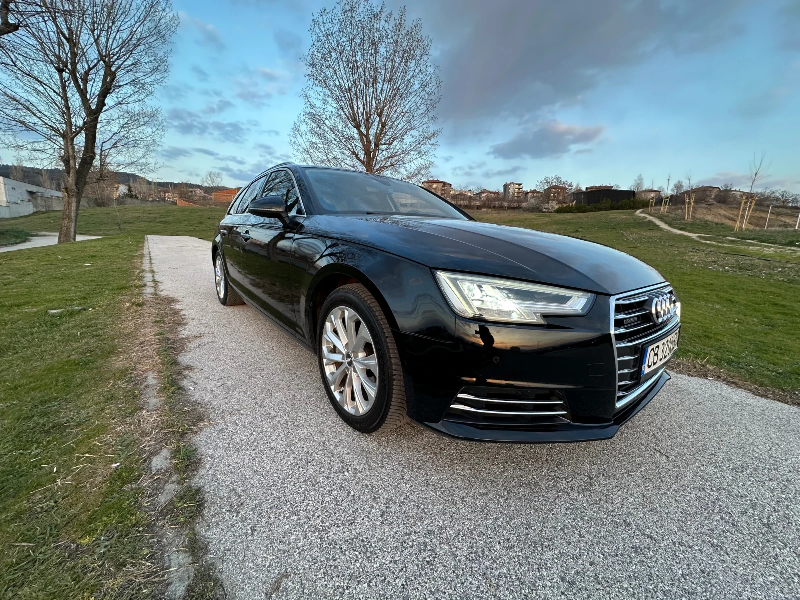 Audi A4 2.0 TDI AVANT QUATTRO