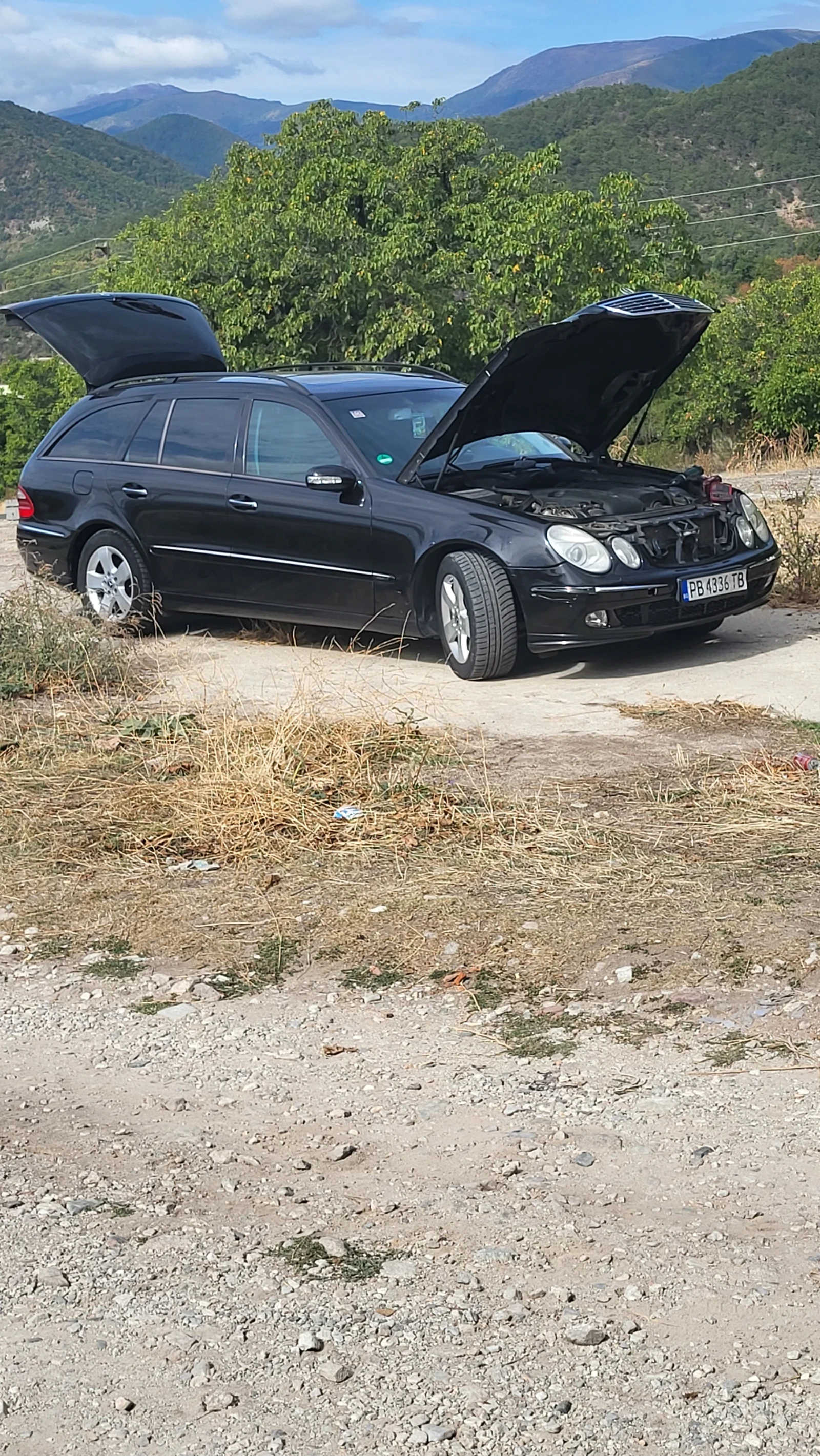 Mercedes-Benz E 270, снимка 5 - Автомобили и джипове - 54066911