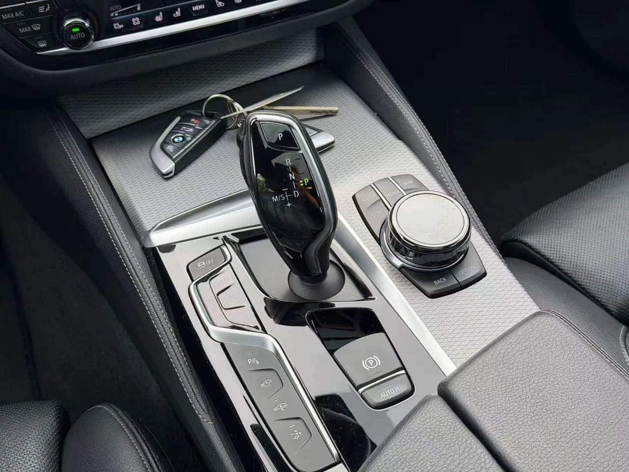 BMW 640 GT * Фиксирана цена до БГ * Без инциденти * 74k км, снимка 17 - Автомобили и джипове - 54608967