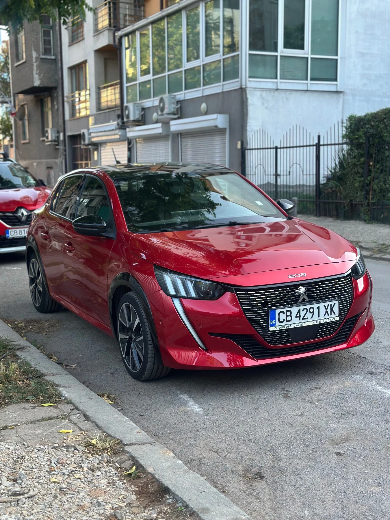 Peugeot 208 GT 130 EAT8 | 55 000 k | 360  ka | Адаптивен круиз