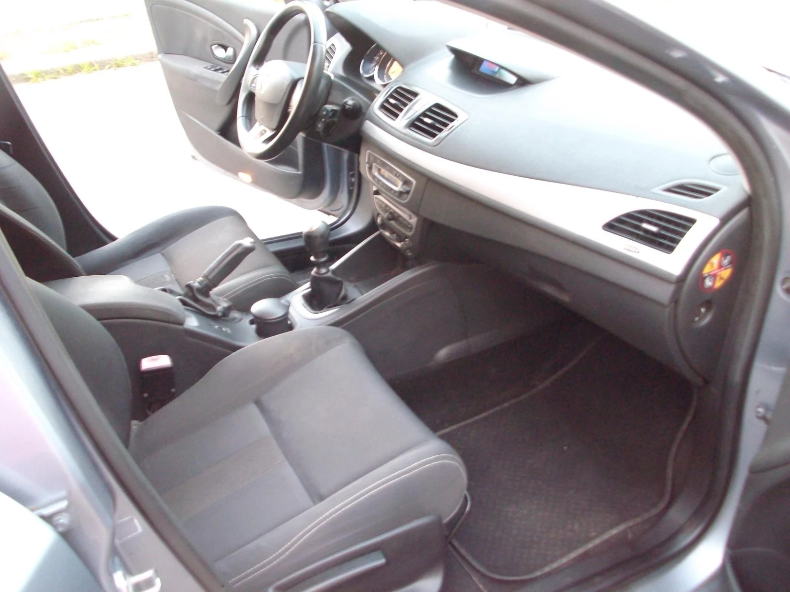 Renault Megane 1.6i | Mobile.bg � ����������� 12