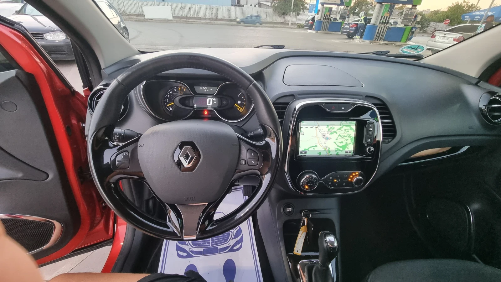 Renault Captur 1.2Tce AUTOMATIC EU6, снимка 5 - Автомобили и джипове - 55983582