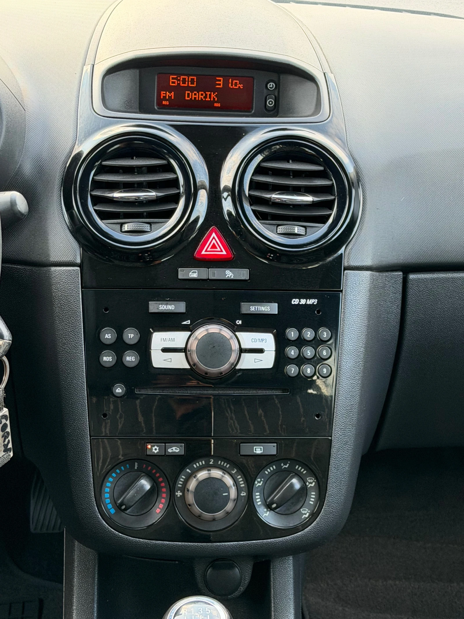 Opel Corsa 1.4i ИТАЛИЯ, снимка 11 - Автомобили и джипове - 55984903