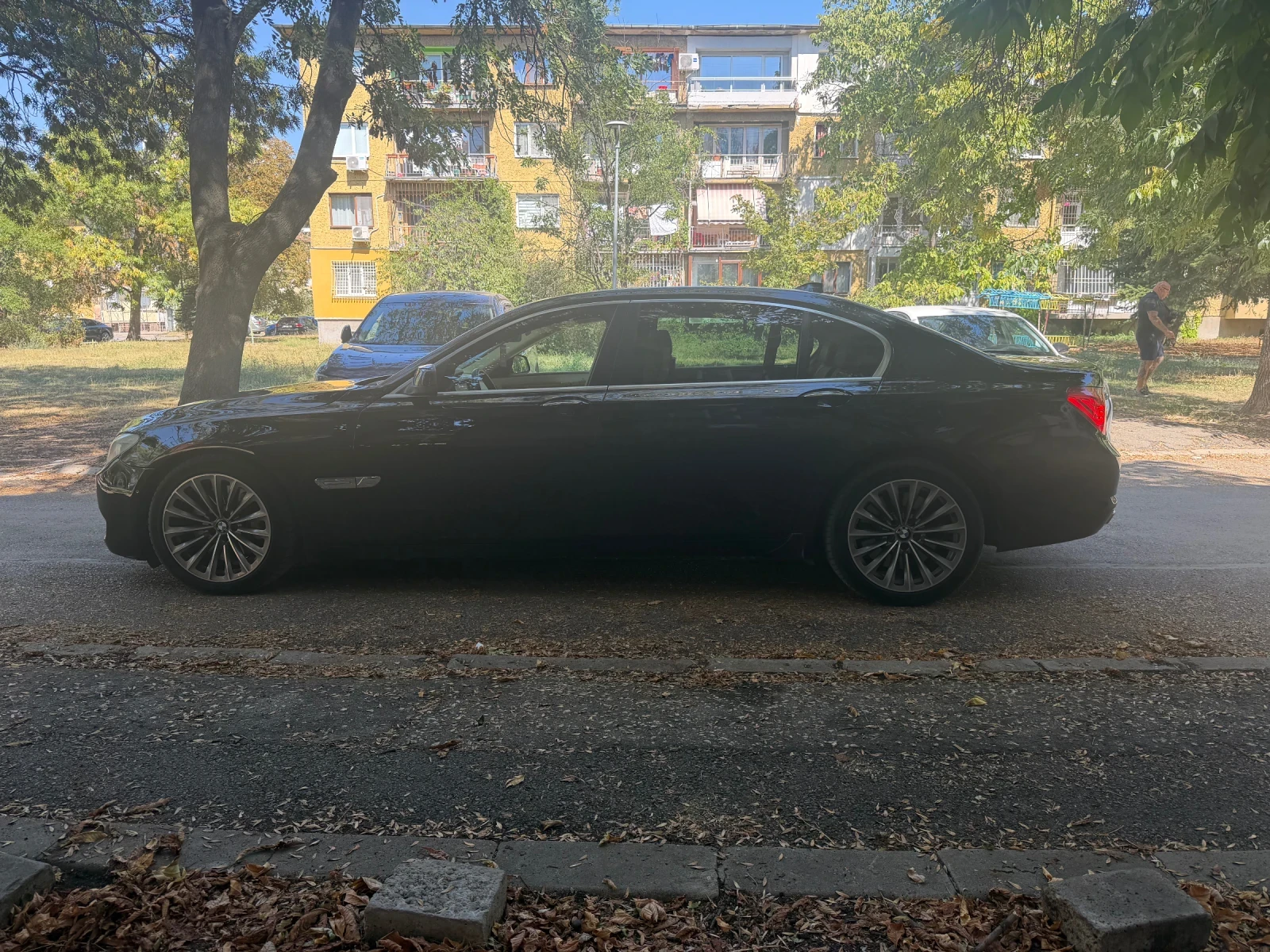 BMW 750 F02 Individual Поръчково изпълнение, снимка 6 - Автомобили и джипове - 56006860