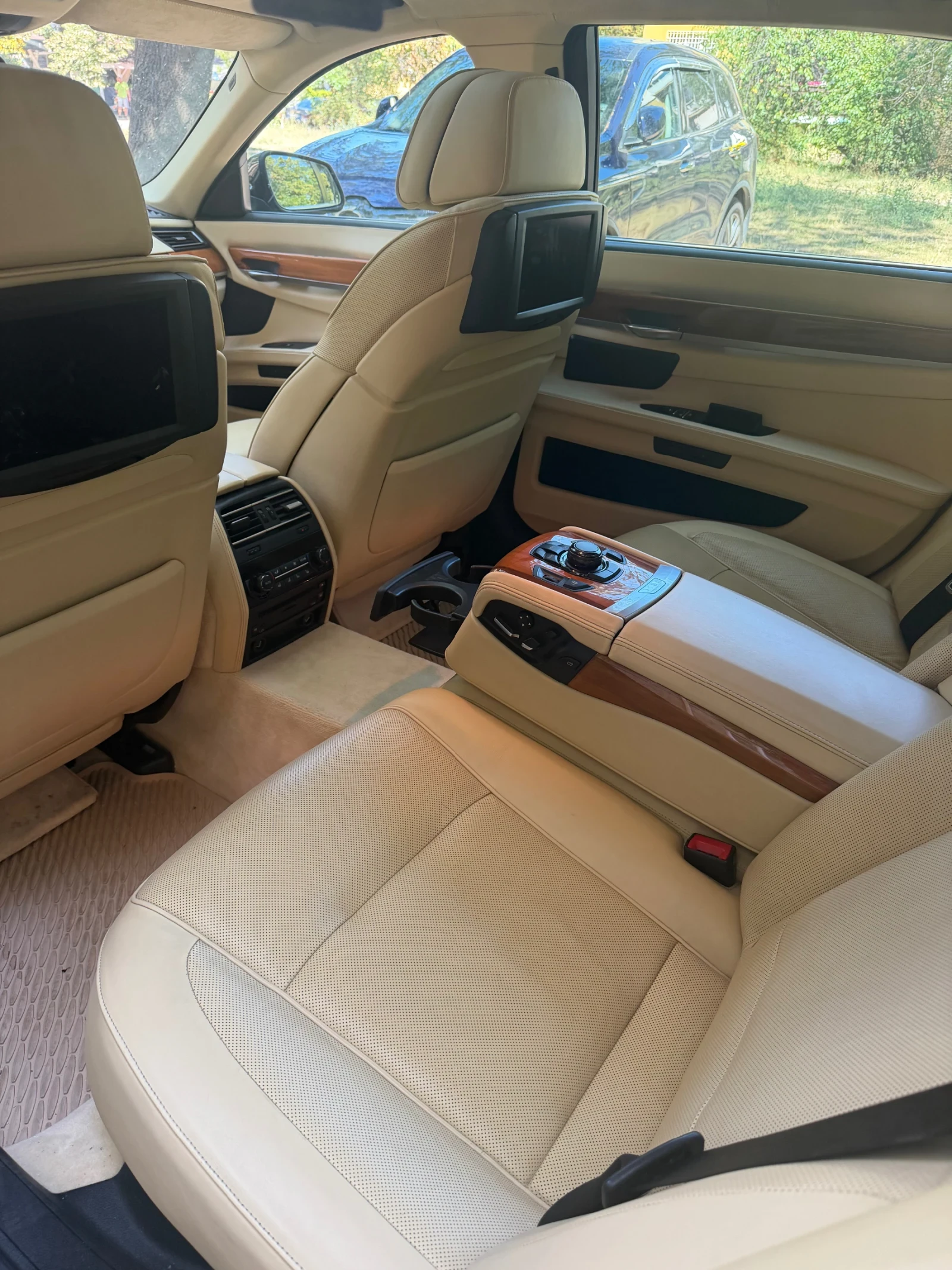 BMW 750 F02 Individual Поръчково изпълнение, снимка 8 - Автомобили и джипове - 56006860