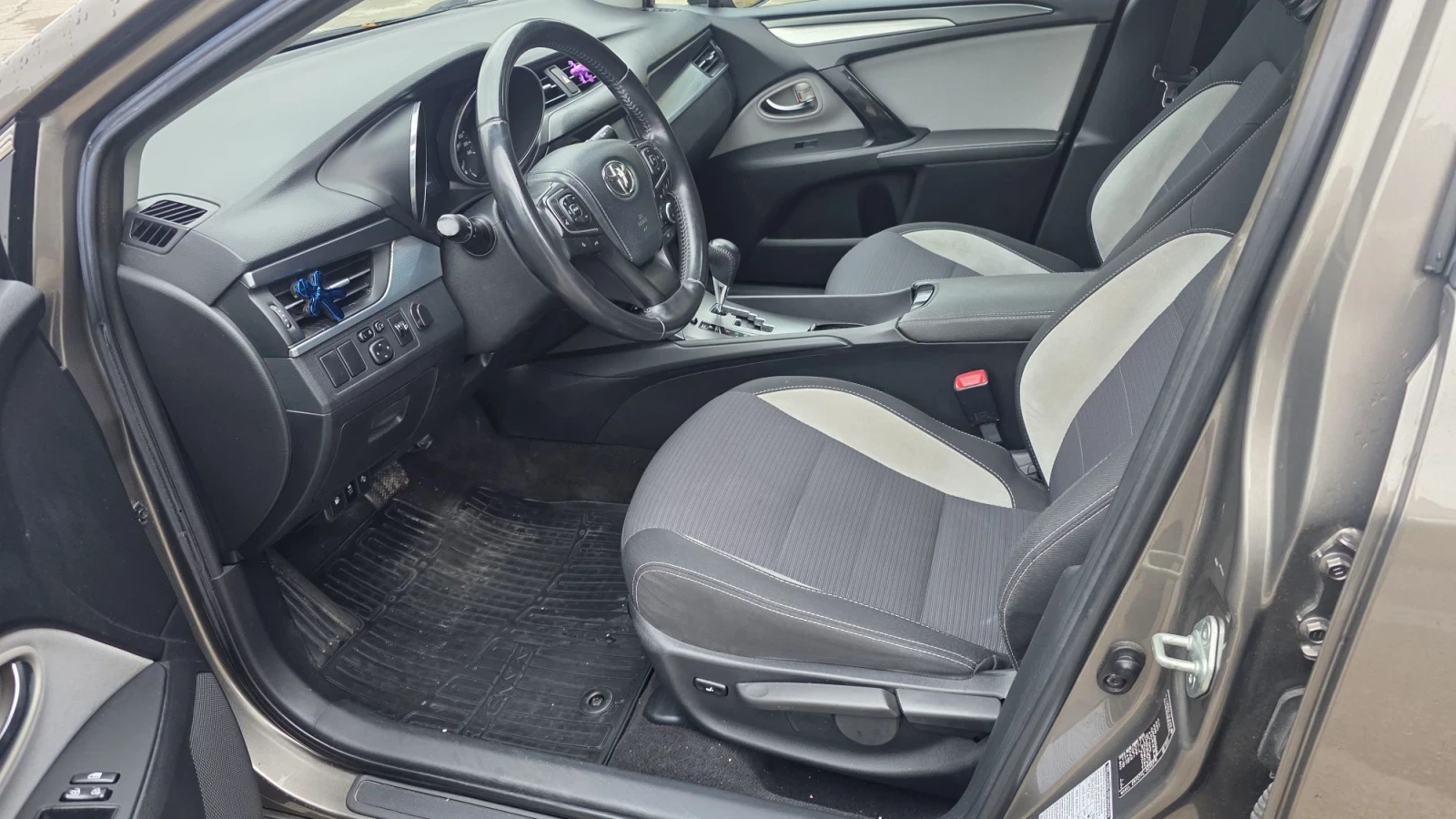Toyota Avensis, снимка 5 - Автомобили и джипове - 56496763