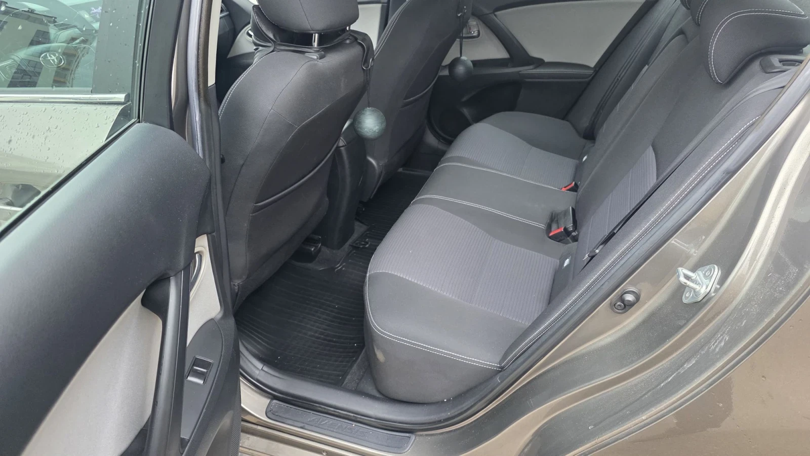Toyota Avensis, снимка 6 - Автомобили и джипове - 56496763