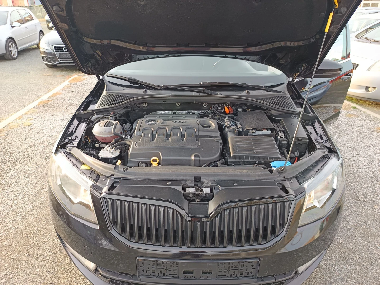 Skoda Octavia 1.6 110hp, снимка 15 - Автомобили и джипове - 56646900