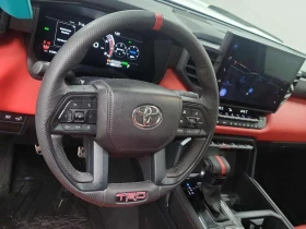 Toyota Tundra Limited Hybrid  CARFAX, снимка 12 - Автомобили и джипове - 53624000