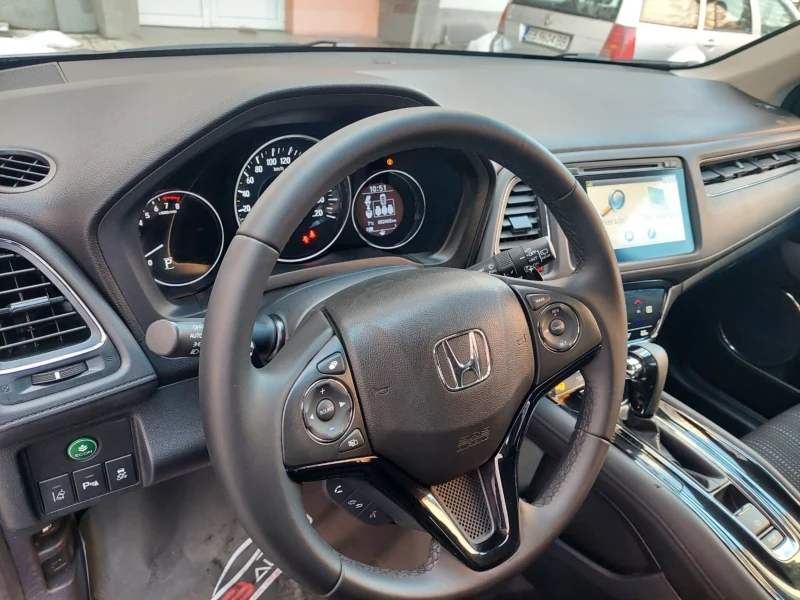 Honda Hr-v 1.5 EXCLUSIVE, FULL, 52000км, снимка 10 - Автомобили и джипове - 48758469