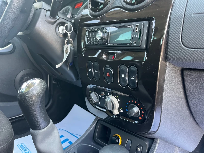 Dacia Duster 1.6 бензин Италия , снимка 10 - Автомобили и джипове - 51131072