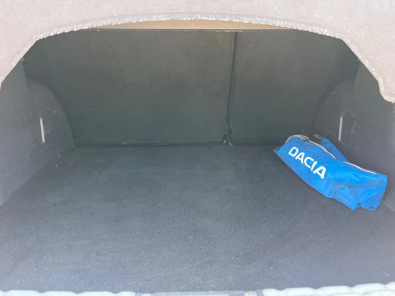 Dacia Duster 1.6 бензин Италия , снимка 14 - Автомобили и джипове - 51131072