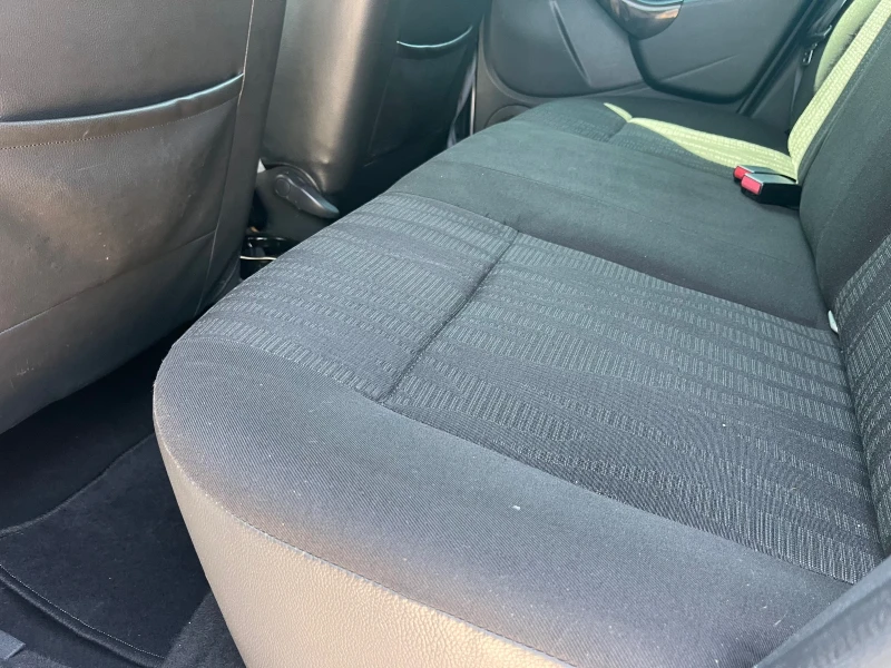 Dacia Duster 1.6 бензин Италия , снимка 13 - Автомобили и джипове - 51131072