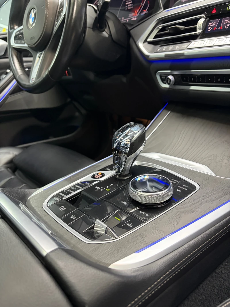 BMW X7 Swarovski M40i БАРТЕР, снимка 13 - Автомобили и джипове - 52565926
