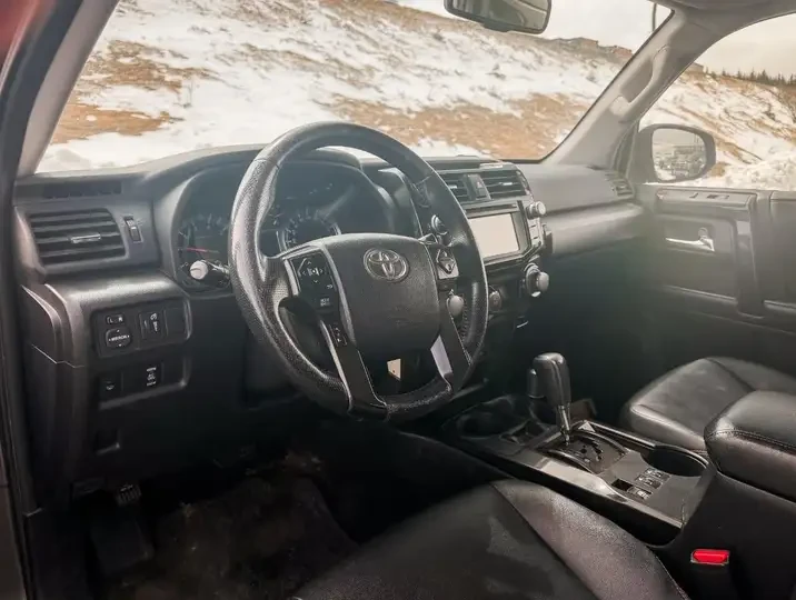 Toyota 4runner 4.0* V6* ПОДГРЕВ* КАМЕРА* КЕЙЛЕС* LANE* ASSIST, снимка 8 - Автомобили и джипове - 54563798