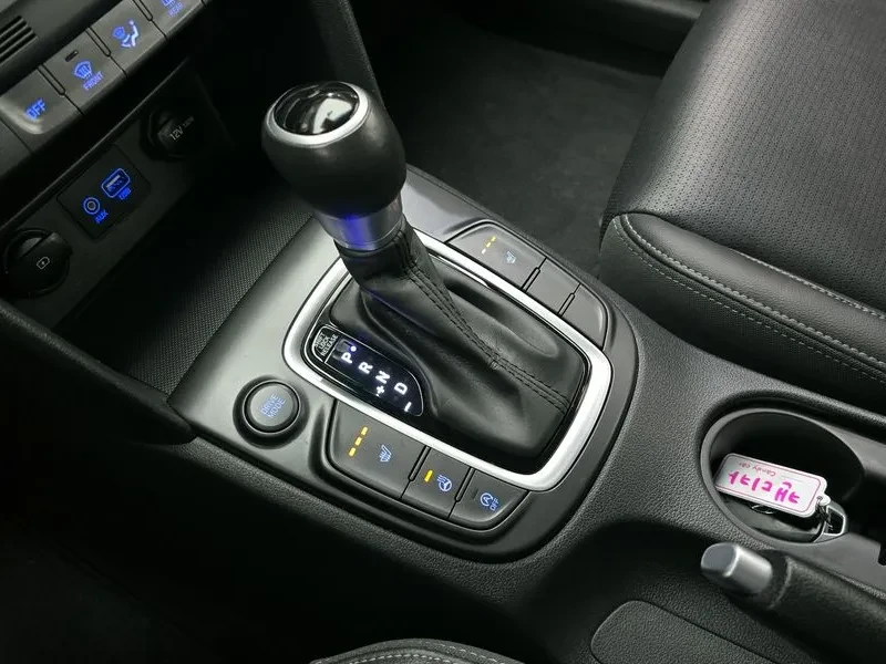 Hyundai Kona 1.6, снимка 9 - Автомобили и джипове - 54639984