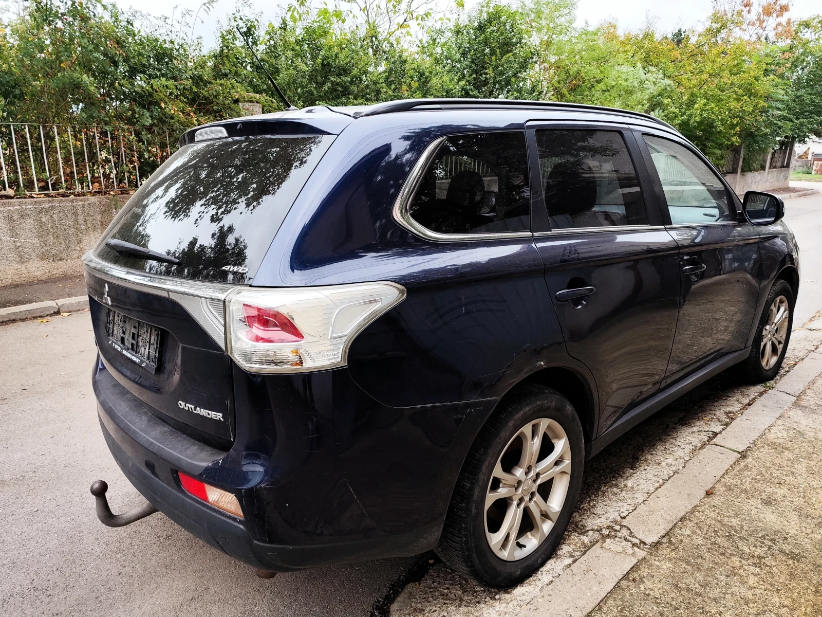 Mitsubishi Outlander 2.2 DiD 4WD - изображение 3