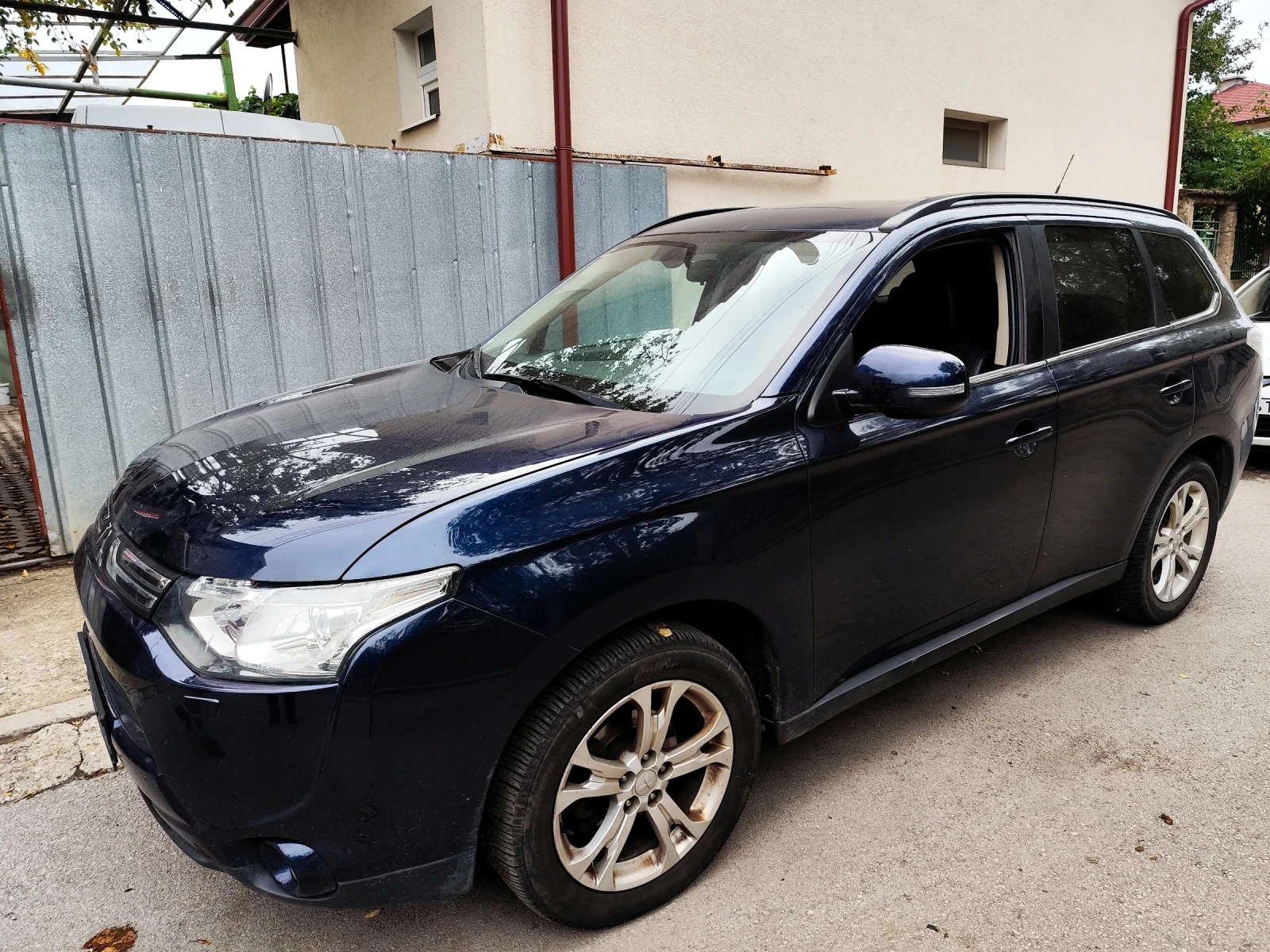 Mitsubishi Outlander 2.2 DiD 4WD - изображение 5