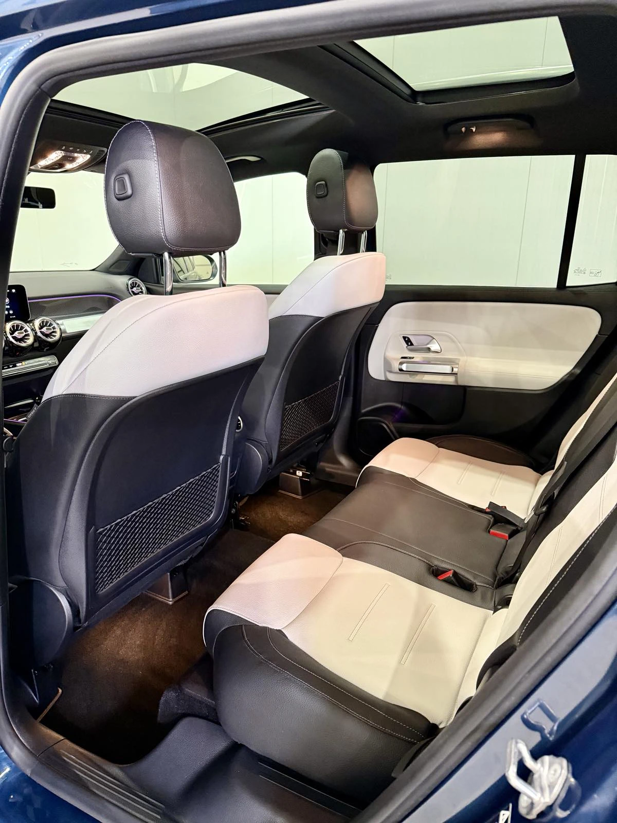 Mercedes-Benz GLB 250 4М AMG Package - изображение 10