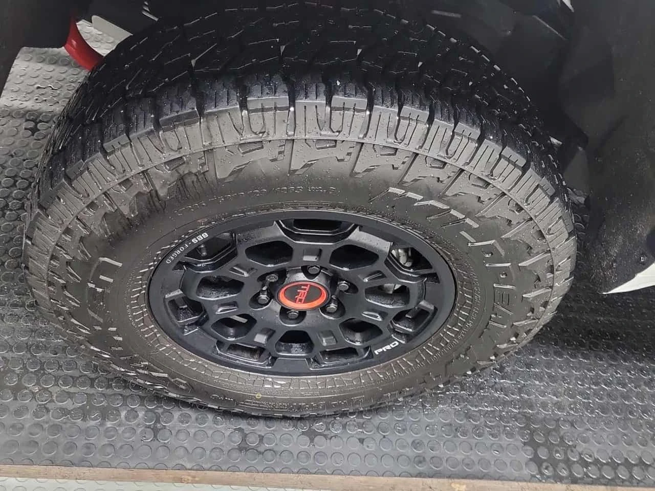 Toyota Tundra Limited Hybrid  CARFAX - изображение 7