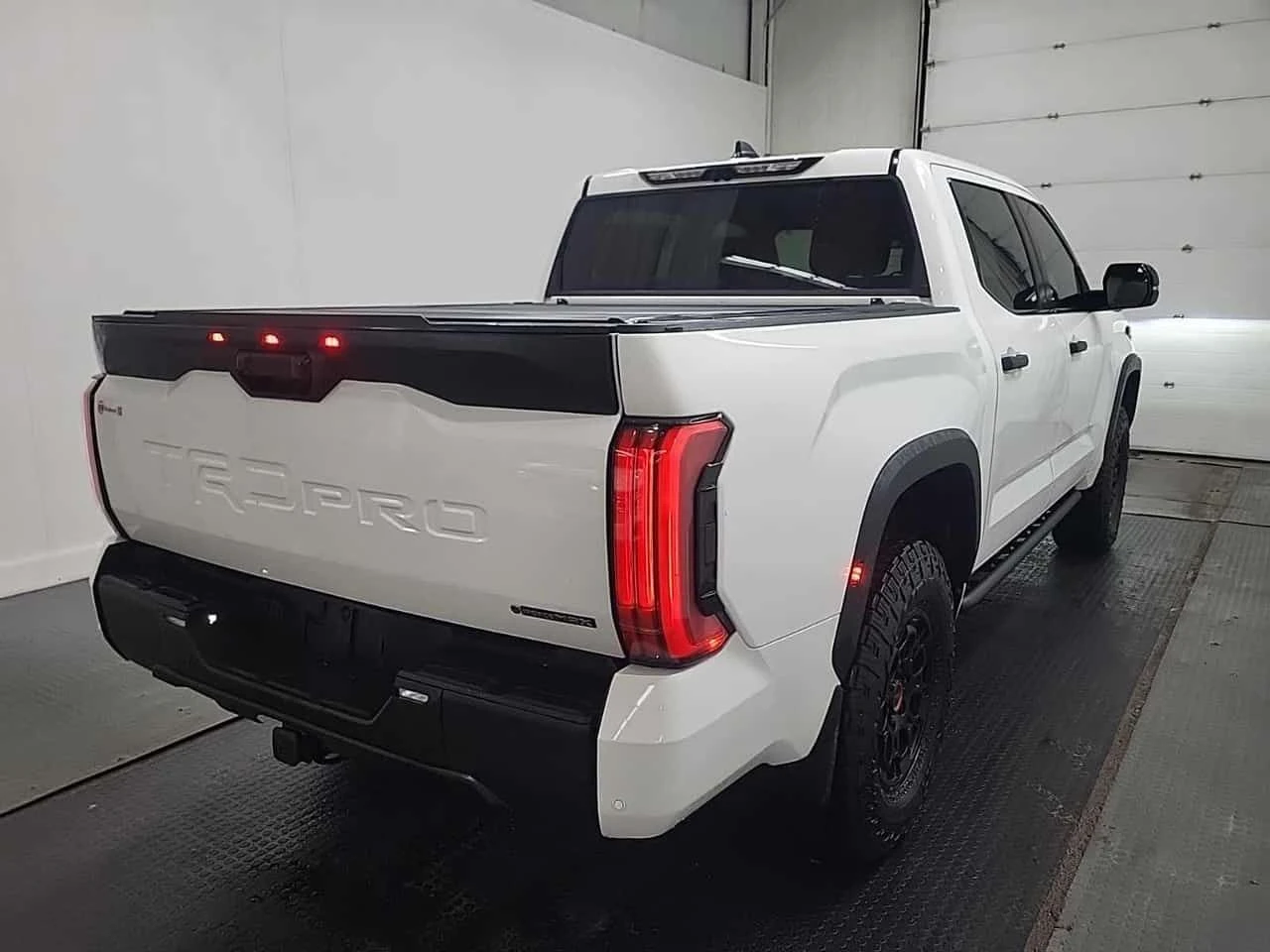 Toyota Tundra Limited Hybrid  CARFAX | Mobile.bg � ����������� 16