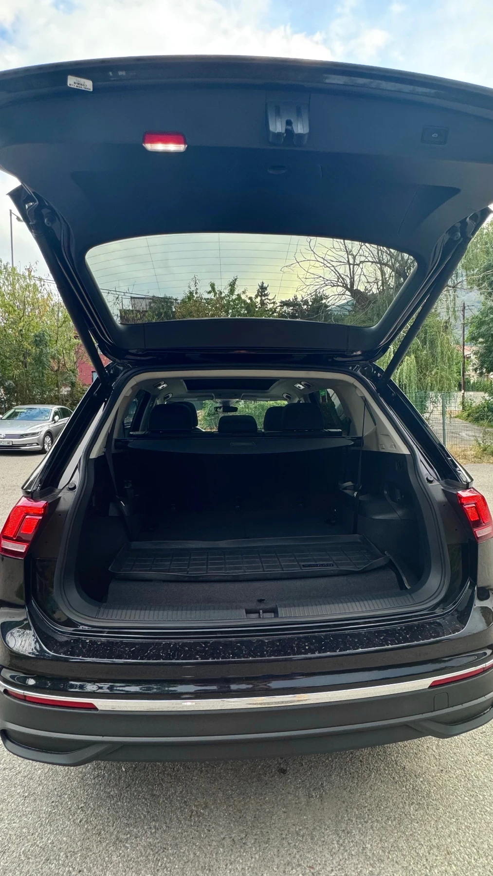 VW Tiguan, снимка 15 - Автомобили и джипове - 53813795