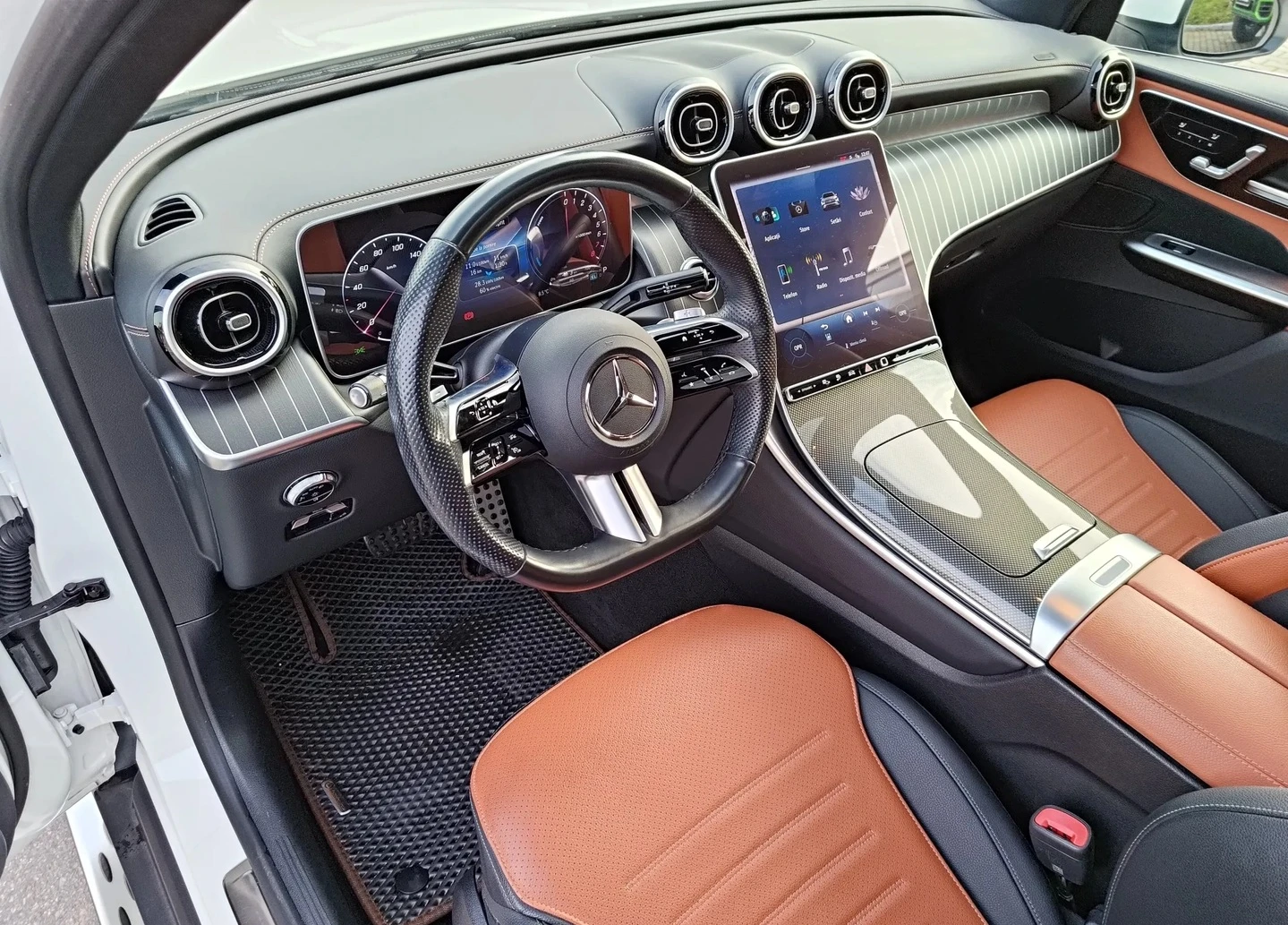 Mercedes-Benz GLC 300  e 4MATIC Off-Roader AMG-Line, снимка 5 - Автомобили и джипове - 53997402