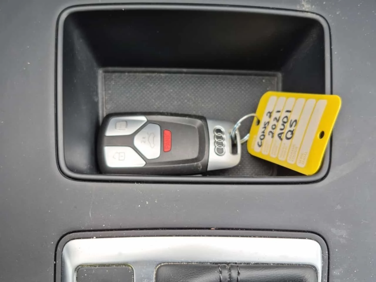 Audi Q5 KOMFORT  CARFAX, снимка 8 - Автомобили и джипове - 54000785