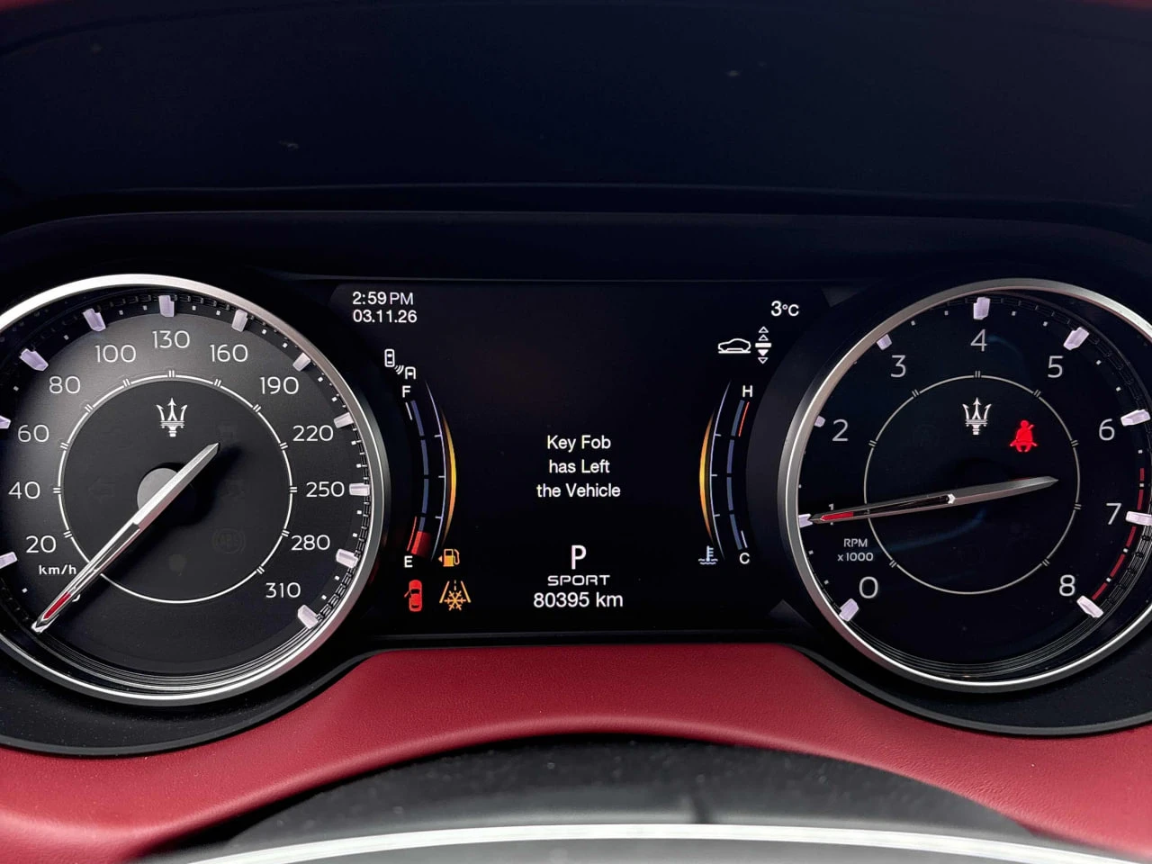 Maserati Levante * S GranLusso * 2 КЛЮЧА* PANO* KEYLESS* ПОДГРЕВ* , снимка 8 - Автомобили и джипове - 54002932