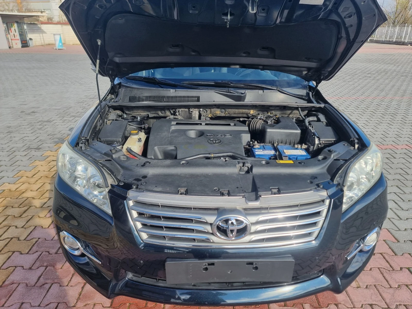 Toyota Rav4 2.2 D4D , снимка 15 - Автомобили и джипове - 54075345