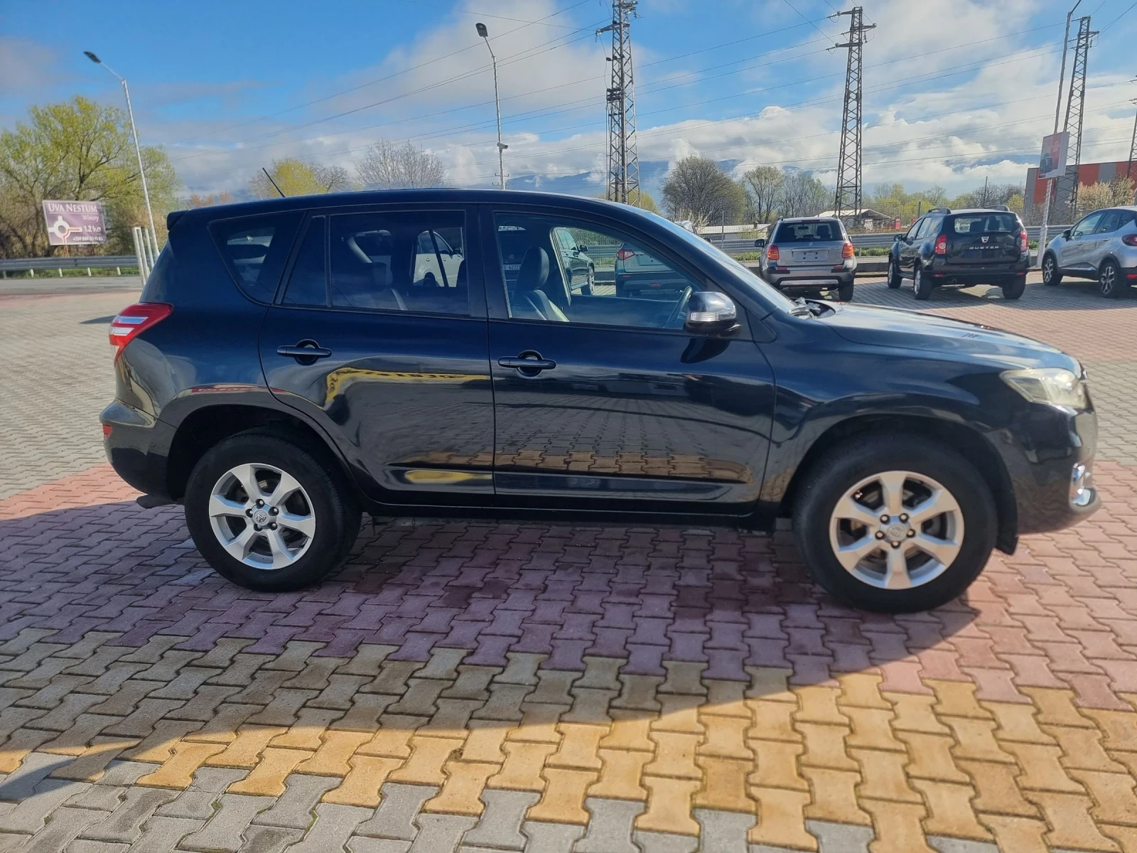 Toyota Rav4 2.2 D4D , снимка 6 - Автомобили и джипове - 54075345