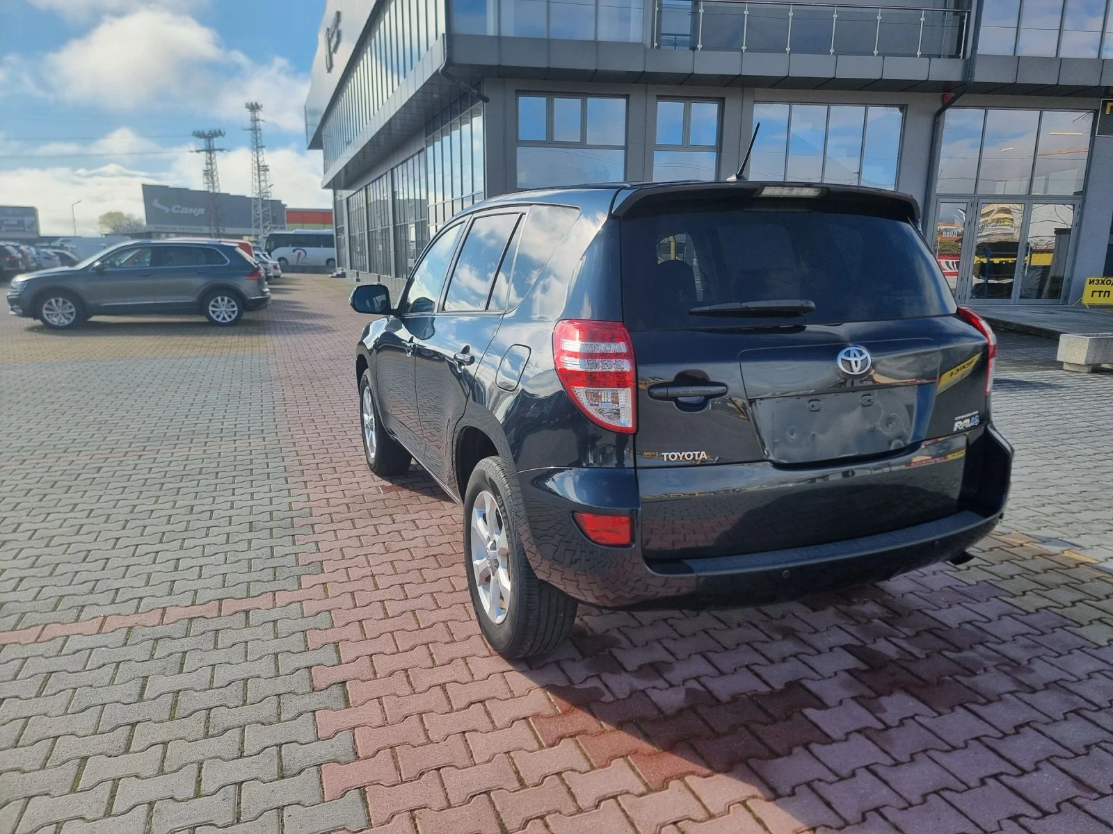 Toyota Rav4 2.2 D4D , снимка 3 - Автомобили и джипове - 54075345